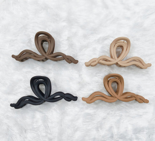 Twisted Wave Hair Claw Clip – Matte Finish (Neutral Colors)